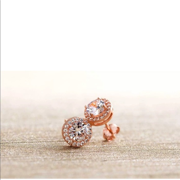 18K Rose Gold Plated Swarovski Crystals Earrings - Picture 2 of 7